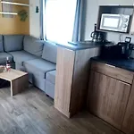 Des Dunes De Contis Mobilhome 3ch, Кемпинг